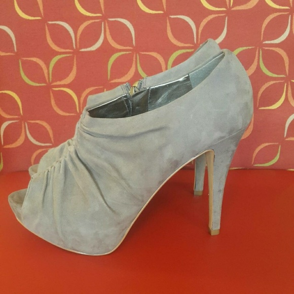 Marc Fisher Gray Suede Clearly Peep Toe Heels - Picture 2 of 7